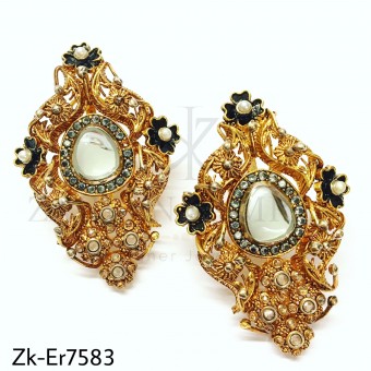 Glorious golden earrings